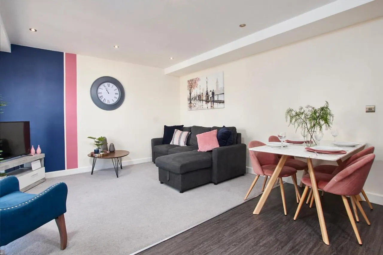 Luxury York Centre Apartment-Sleeps 6 With Parking